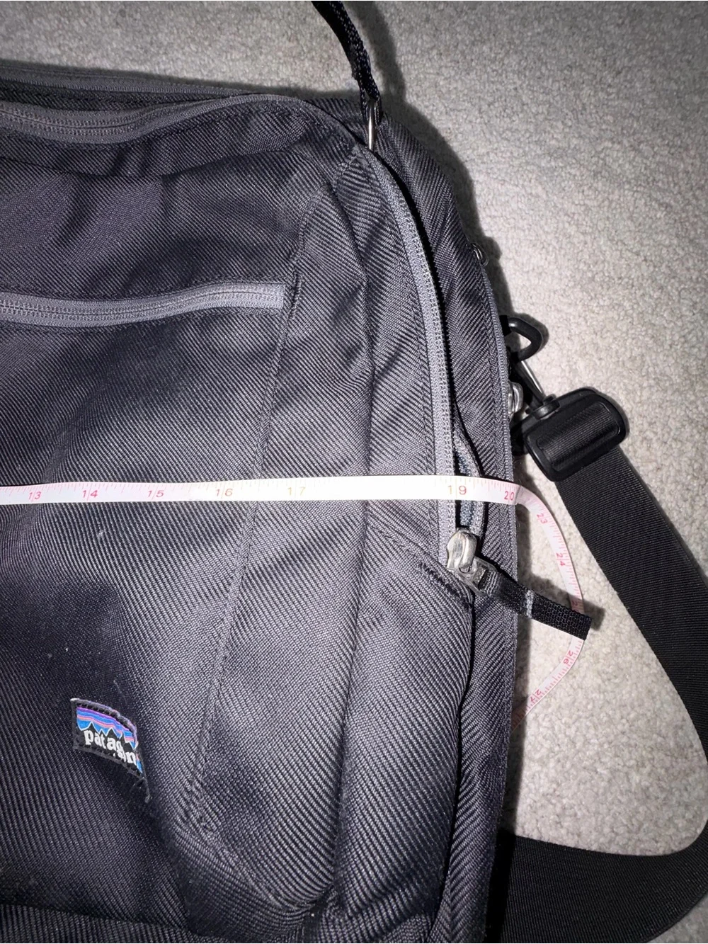 Patagonia Shoulder Briefcase / Messenger Bag, Black Multi Pocket, Fits Suitcase